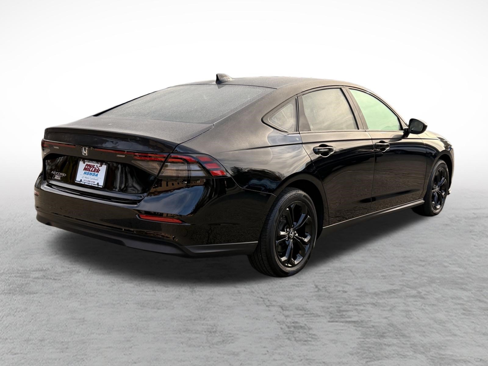 Used 2025 Honda Accord SE image 6