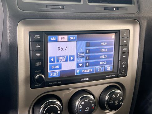 Used 2014 Dodge Challenger SRT8 w/ Harman/Kardon Audio Group image 13