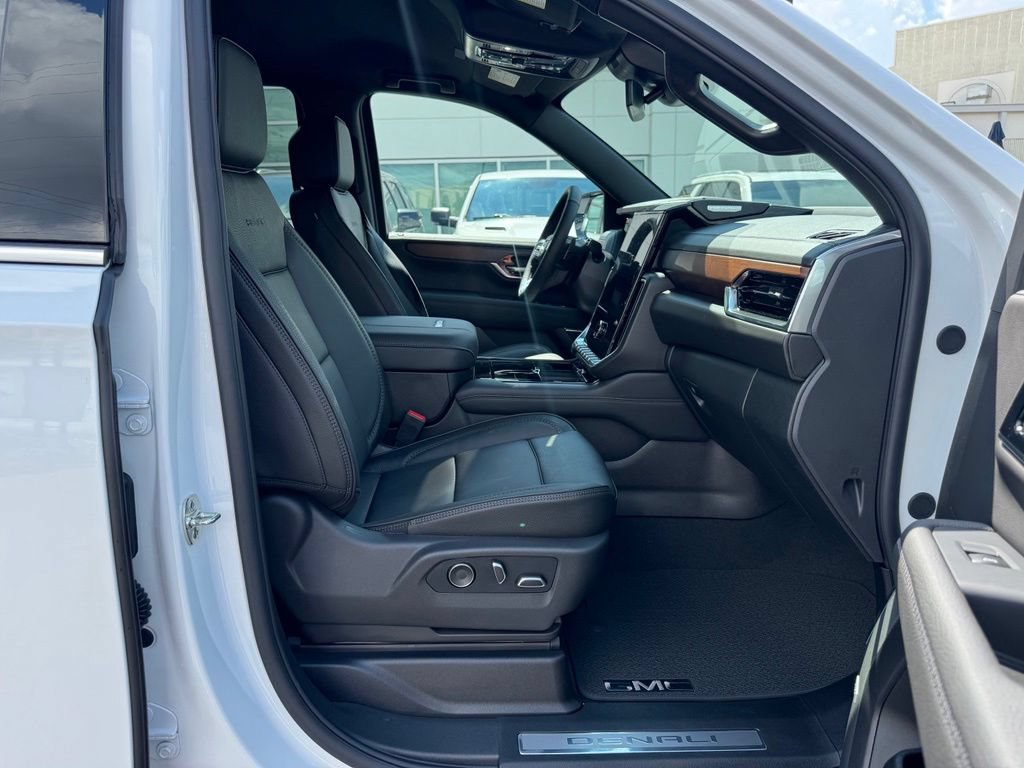 New 2026 GMC Yukon Denali RWD image 18