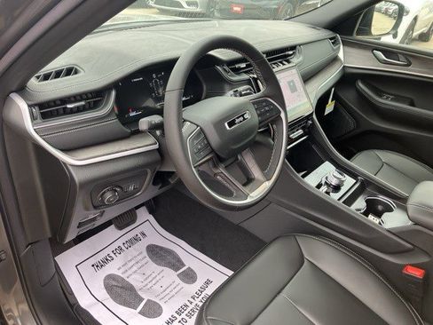 New 2025 Jeep Grand Cherokee L Limited image 13