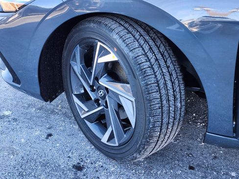 New 2026 Hyundai Elantra Limited image 32