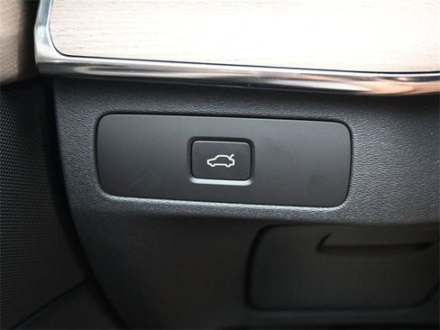 New 2026 Volvo XC90 B6 Ultra image 29