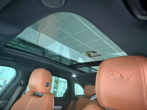 Used 2024 Jaguar F-PACE R-Dynamic S image 14