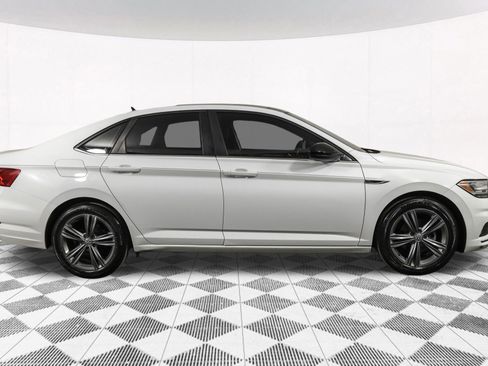 Used 2020 Volkswagen Jetta R-Line w/ R-Line Cold Weather Package image 17