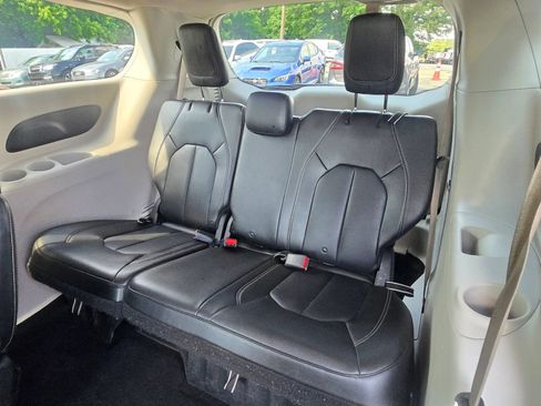 Used 2021 Chrysler Voyager Lxi FWD image 10