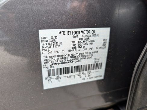 Used 2024 Ford Edge SE w/ Black Appearance Package AWD/4WD image 25