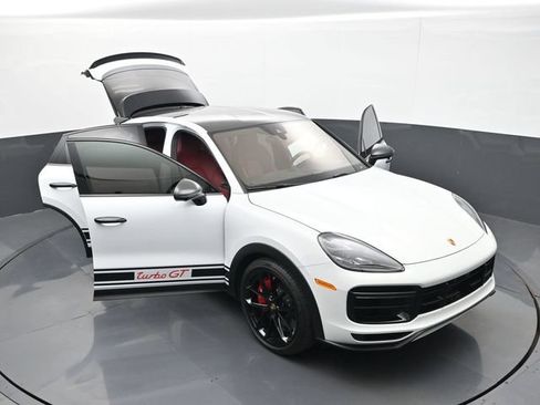 Certified 2022 Porsche Cayenne Turbo GT AWD/4WD image 34