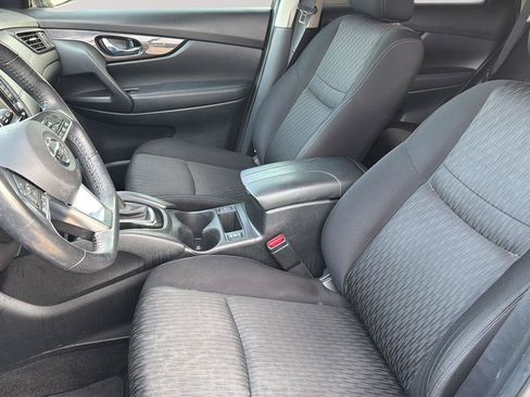 Used 2019 Nissan Rogue SV FWD image 17
