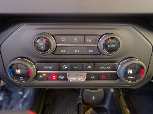 New 2025 Ford Bronco Outer Banks image 38