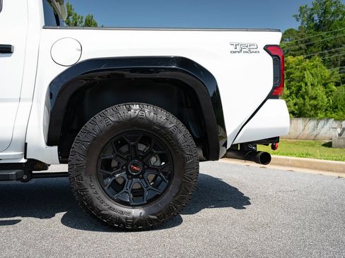 Used 2024 Toyota Tacoma TRD Off-Road w/ TRD Off Road Upgrade Package AWD/4WD image 6