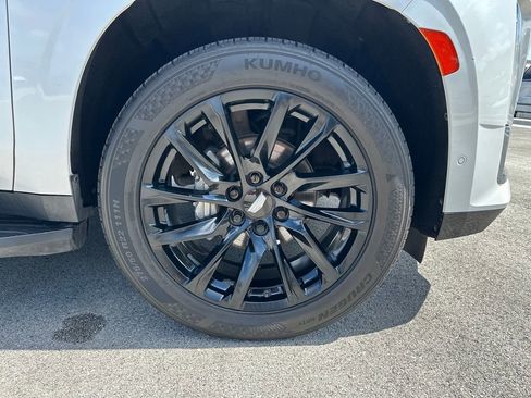 Used 2021 Cadillac Escalade ESV Premium Luxury AWD/4WD image 13