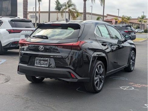 New 2026 Lexus UX 300h AWD image 5