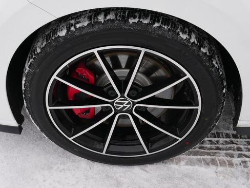 Certified 2025 Volkswagen Jetta GLI Autobahn image 15