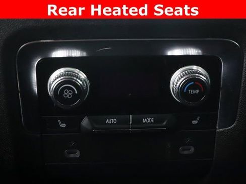 Used 2023 GMC Yukon SLT w/ SLT Premium Package image 28