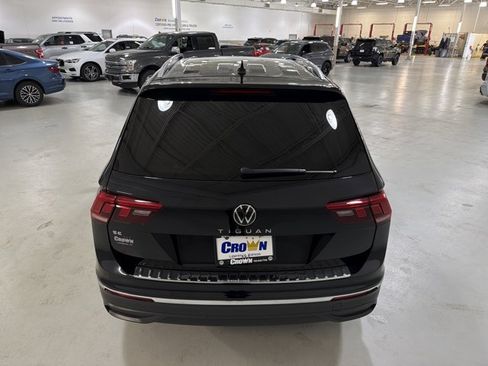 Certified 2023 Volkswagen Tiguan SE FWD image 8