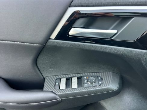 New 2025 Mitsubishi Outlander SE image 12