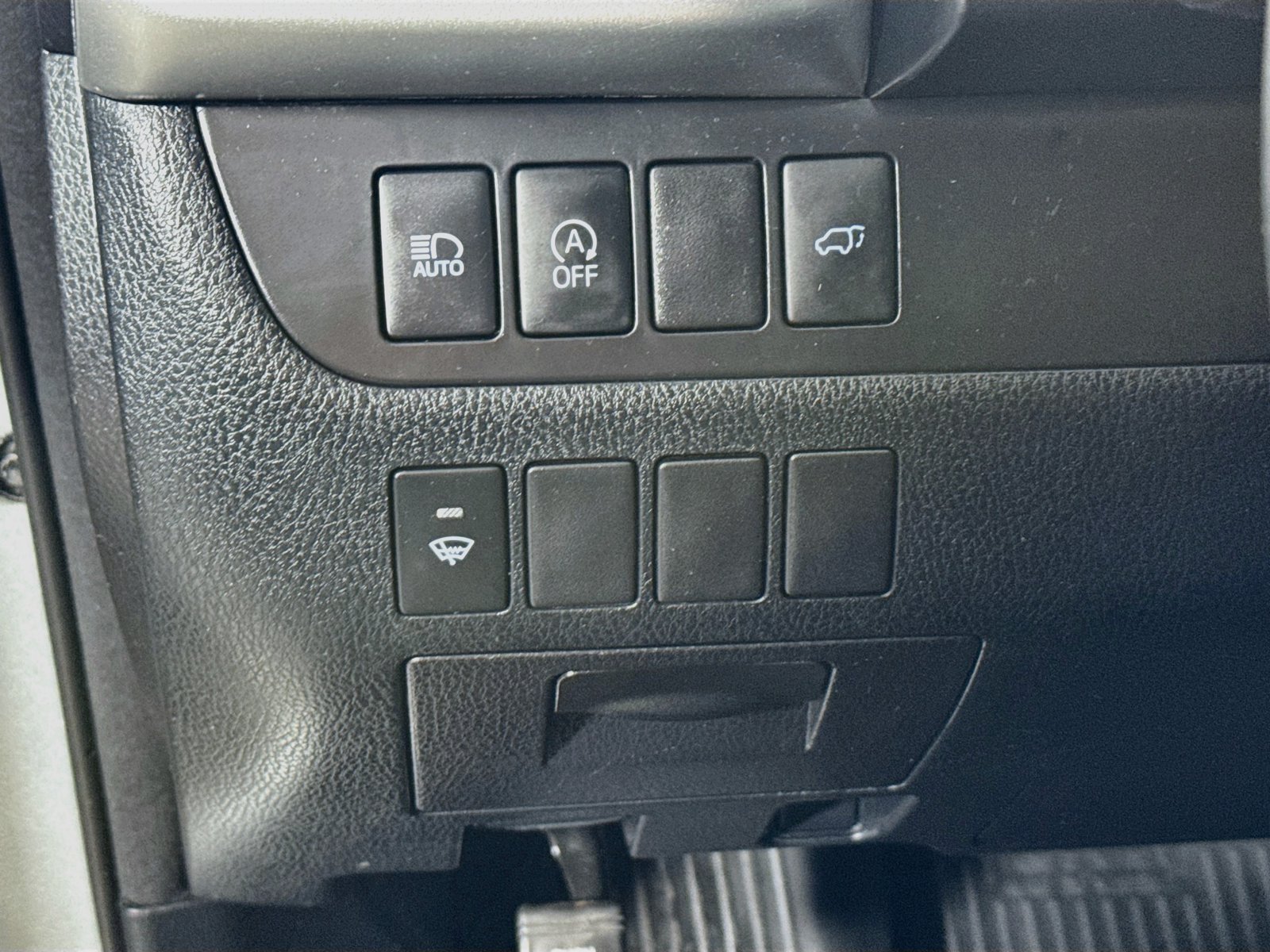 Used 2017 Toyota Highlander XLE AWD/4WD image 5