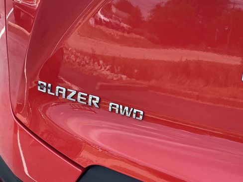 Used 2025 Chevrolet Blazer LT AWD/4WD image 8