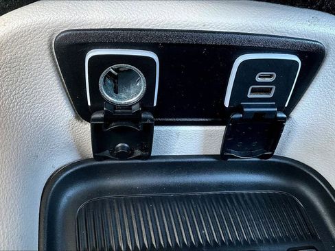 Used 2021 Chrysler Pacifica Touring-L image 33