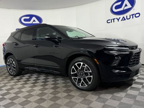Used 2025 Chevrolet Blazer RS image 1