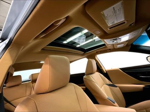 Used 2022 Lexus ES 350 w/ Premium Package FWD image 19