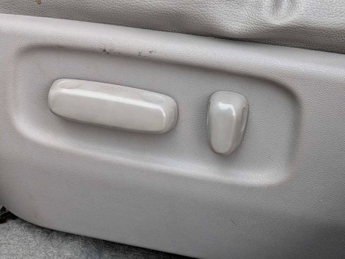 Used 2011 Toyota RAV4 Limited w/ Limited Extra Value Pkg image 13