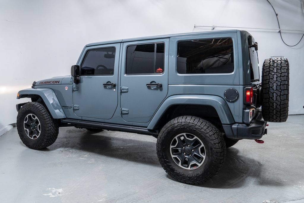 Used 2015 Jeep Wrangler Unlimited Rubicon AWD/4WD image 2