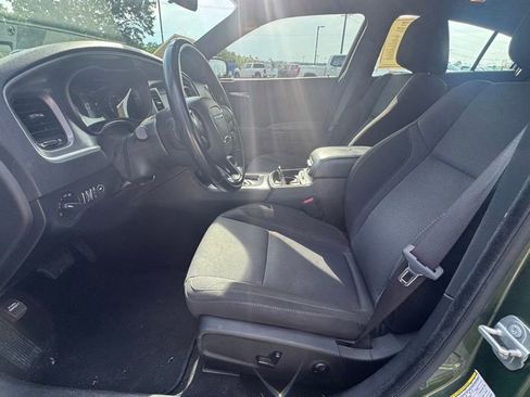Used 2020 Dodge Charger SXT w/ Blacktop Package RWD image 4