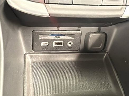 Used 2024 GMC Terrain SLT image 29