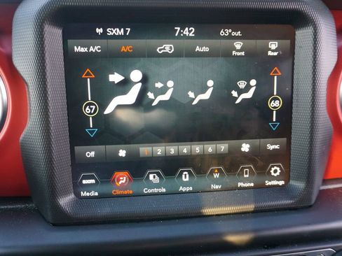 Used 2022 Jeep Wrangler Unlimited Rubicon image 12