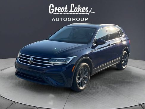 Used 2023 Volkswagen Tiguan SE AWD/4WD image 1