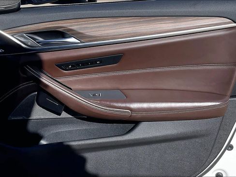 Used 2018 BMW 530i w/ Luxury Seating Package image 21