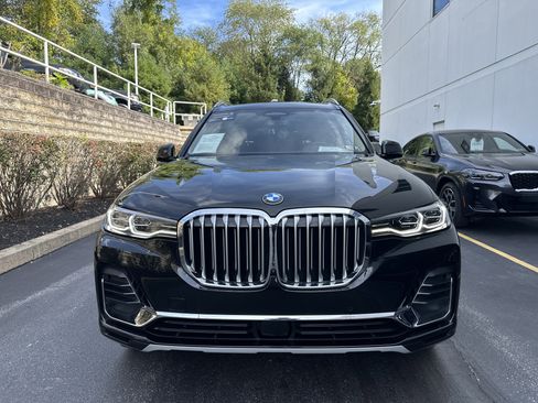 Certified 2022 BMW X7 xDrive40i w/ Executive Package image 2