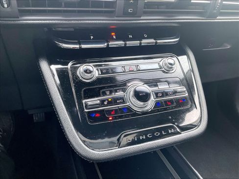 Used 2022 Lincoln Corsair AWD w/ Premium Package image 26