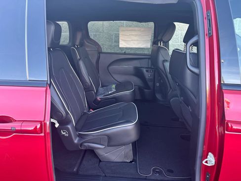 New 2026 Chrysler Pacifica Limited w/ S Appearance Package image 22