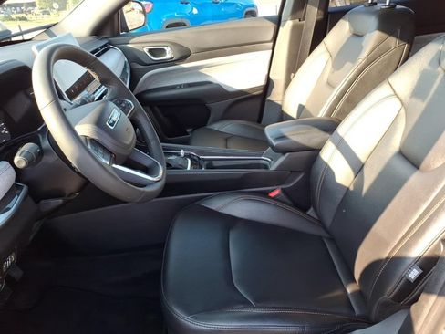 Used 2024 Jeep Compass Latitude AWD/4WD image 10