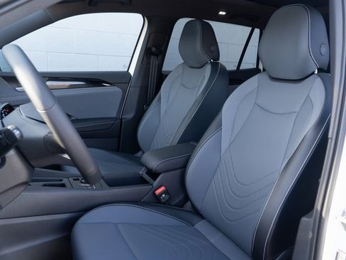 New 2026 Volkswagen Tiguan SE R-Line image 8