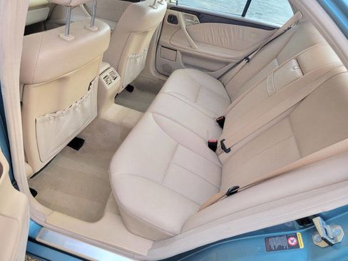 Used 2001 Mercedes-Benz E 320 Sedan image 11