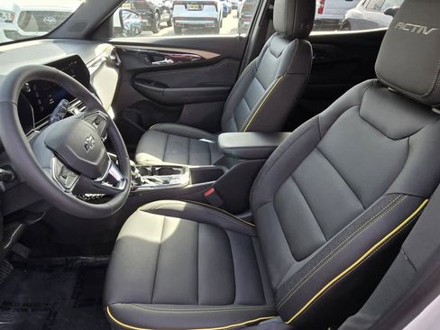 Used 2025 Chevrolet TrailBlazer ACTIV w/ Convenience Package FWD image 38