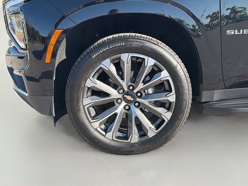 Used 2025 Chevrolet Suburban High Country image 43