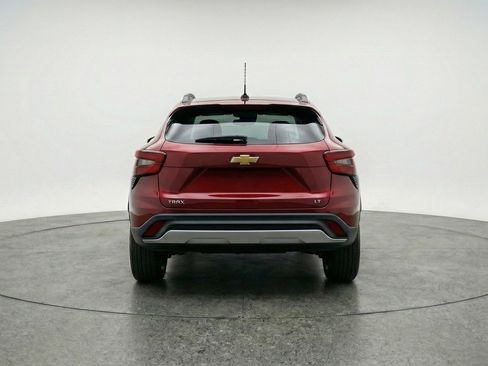 Used 2025 Chevrolet Trax LT w/ LT Convenience Package FWD image 7