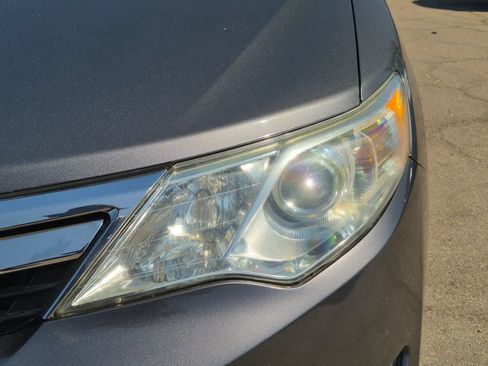 Used 2012 Toyota Camry XLE w/ Convenience Pkg FWD image 6