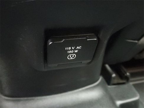 Used 2018 Jeep Cherokee High Altitude w/ Luxury Group image 12