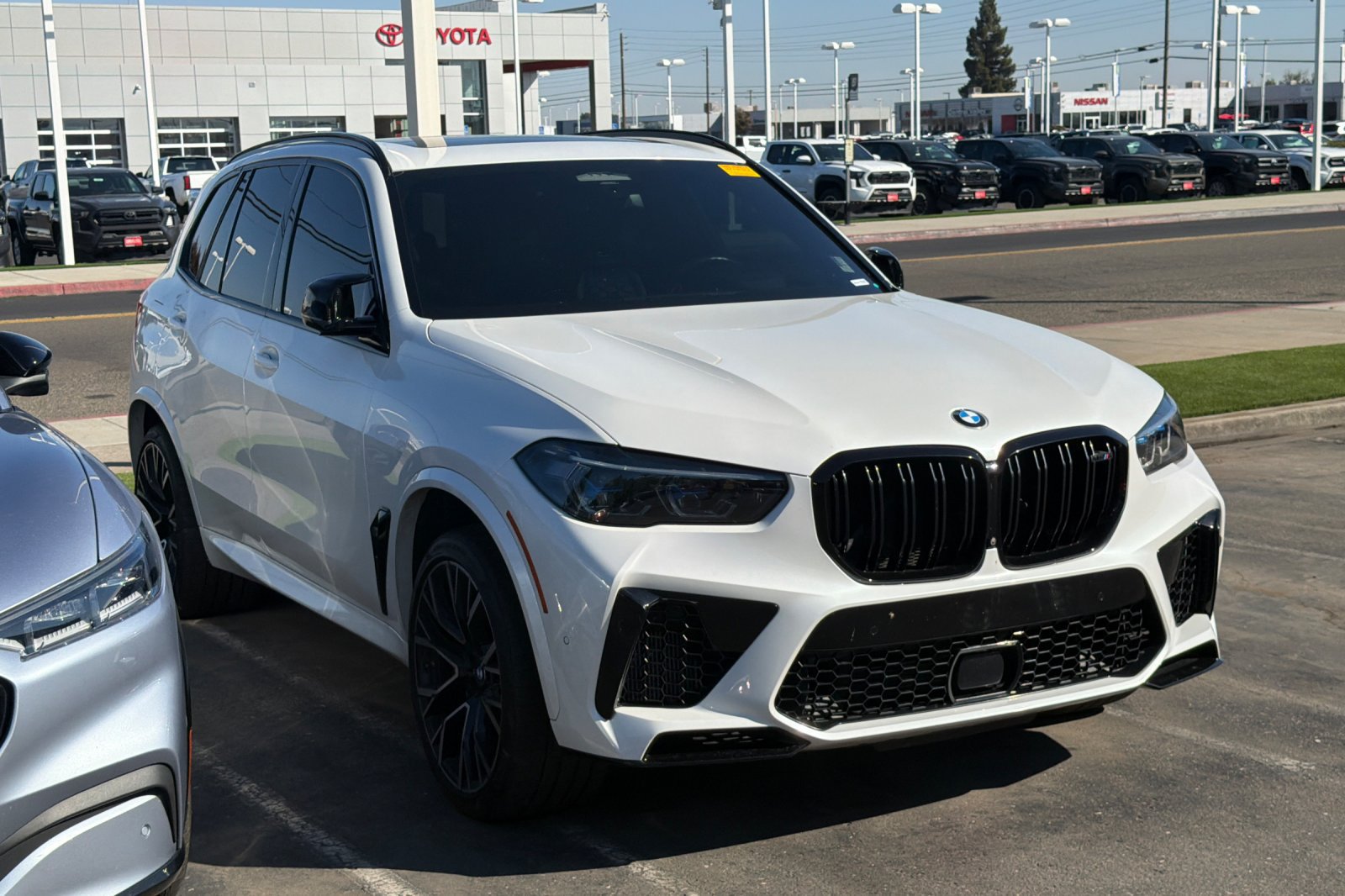 Used 2022 BMW X5 M w/ Competition Package 2 AWD/4WD image 2