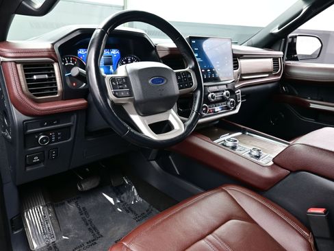 Used 2022 Ford Expedition Max Limited image 14