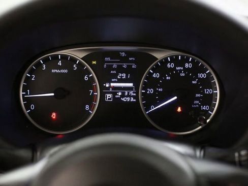 Certified 2025 Nissan Kicks Play S image 21