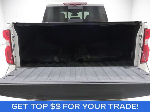 Used 2022 Chevrolet Silverado 1500 High Country w/ High Country Premium Package AWD/4WD image 5