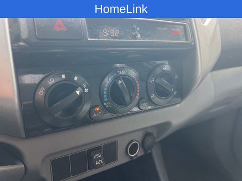 Used 2012 Toyota Tacoma 4x4 Access Cab V6 w/ TRD Sport Pkg image 8
