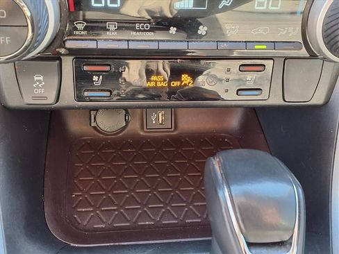 Used 2023 Toyota RAV4 Limited image 15