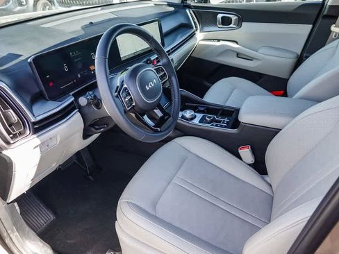 Used 2025 Kia Sorento EX image 16